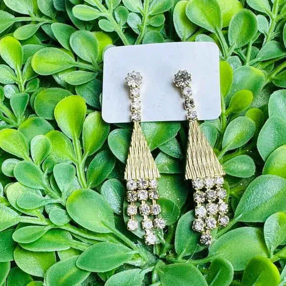 BOGO FREE CRYSTAL DANGLE EARRINGS - Picture 2 of 8